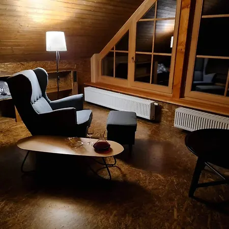 Semesterbostad Nonnetit Vapenice